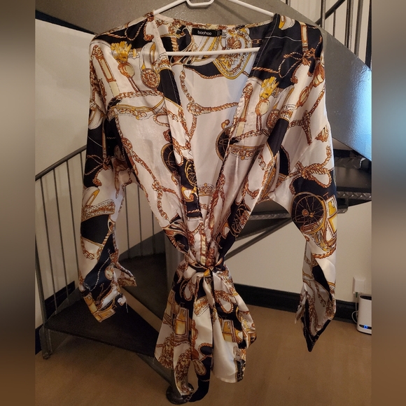 Blouse with Tie Waist - Picture 4 of 5